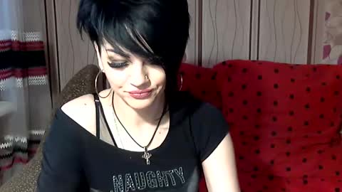 black_hot_01 online show from January 19, 10:06 am