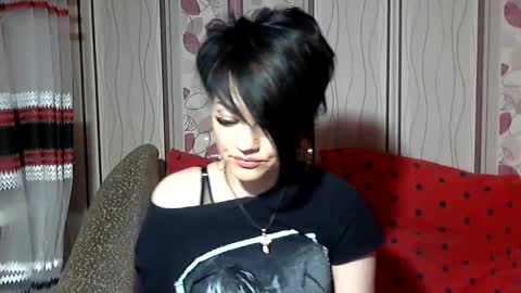 black_hot_01 online show from February 6, 5:14 am