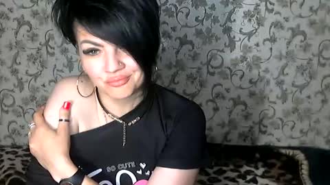 black_hot_01 online show from September 9, 10:31 pm