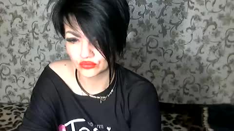 black_hot_01 online show from September 15, 10:10 pm