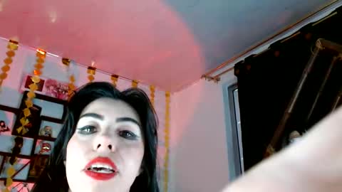 millie online show from March 4, 11:00 pm