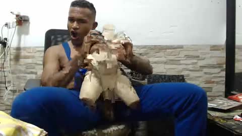 Snapshot of black_latino6 chatting on November 7, 11:16 pm black_latino6 online show from November 7, 11:16 pm