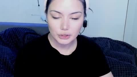 Mon Mon online show from May 22, 1:24 am