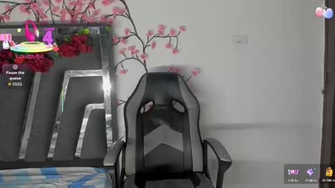 Snapshot of black_rose02 chatting on October 13, 11:32 am B L A C K  R O S E  online show from October 13, 11:32 am