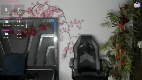 Snapshot of black_rose02 chatting on October 19, 11:11 am B L A C K  R O S E  online show from October 19, 11:11 am