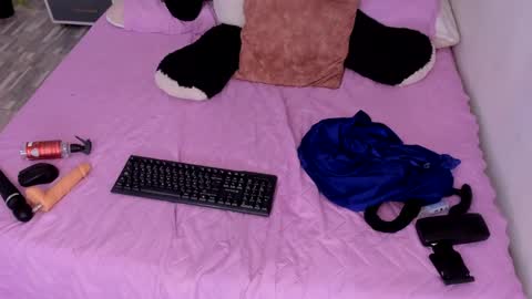 Snapshot of black_rose02 chatting on April 27, 11:41 am B L A C K R O S E online show from April 27, 11:41 am