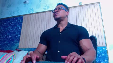 duglas online show from March 23, 8:46 pm