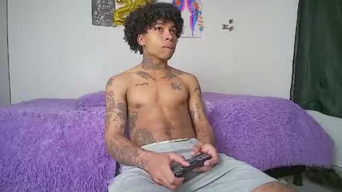 Snapshot of black_tentationx chatting on May 19, 3:24 am black_tentationx online show from May 19, 3:24 am