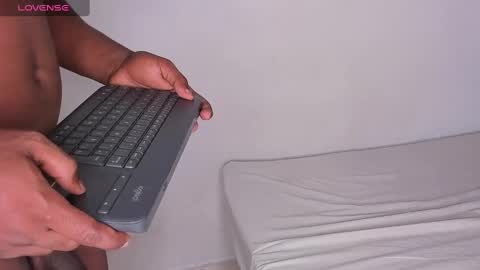 Snapshot of blackandwhite1_ chatting on February 23, 8:44 pm blackandwhite1_ online show from February 23, 8:44 pm