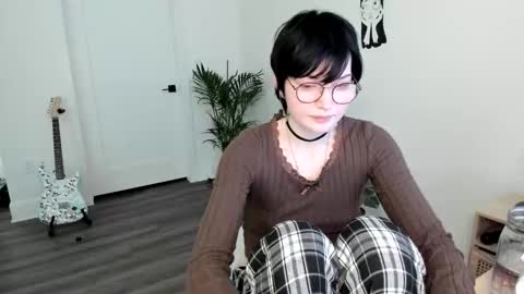 Snapshot of blackberryfizz chatting on October 19, 3:34 pm Ella online show from October 19, 3:34 pm