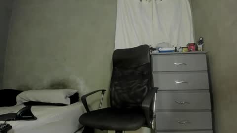 Snapshot of blackdickstar chatting on November 25, 1:38 am blackdickstar online show from November 25, 1:38 am