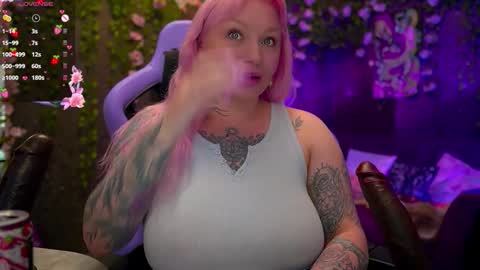 Alice online show from October 18, 7:36 pm