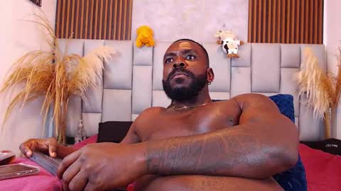 Snapshot of blackemperador chatting on November 6, 12:11 am Black Emperador online show from November 6, 12:11 am