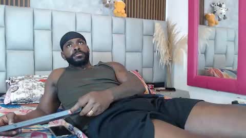 Snapshot of blackemperador chatting on November 27, 3:30 am Black Emperador online show from November 27, 3:30 am