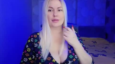 Snapshot of blackeyes11 chatting on February 28, 3:40 am blackeyes11 online show from February 28, 3:40 am