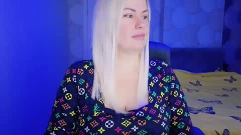 Snapshot of blackeyes11 chatting on March 2, 12:57 am blackeyes11 online show from March 2, 12:57 am