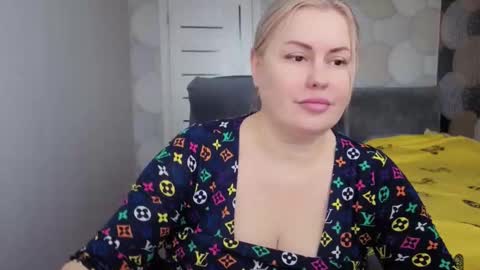 Snapshot of blackeyes11 chatting on March 21, 8:19 am blackeyes11 online show from March 21, 8:19 am