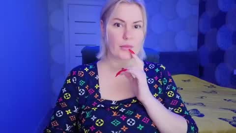 Snapshot of blackeyes11 chatting on March 23, 12:58 am blackeyes11 online show from March 23, 12:58 am