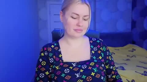 Snapshot of blackeyes11 chatting on March 28, 2:55 am blackeyes11 online show from March 28, 2:55 am