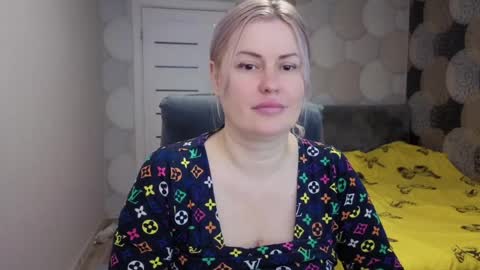 Snapshot of blackeyes11 chatting on April 1, 3:18 am blackeyes11 online show from April 1, 3:18 am