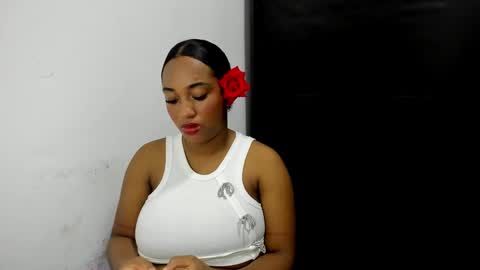 Shophie White online show from October 30, 1:29 am