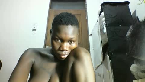 blackmarvel02 online show from November 19, 9:37 pm