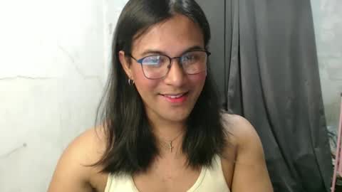 Ellez online show from December 18, 6:14 pm