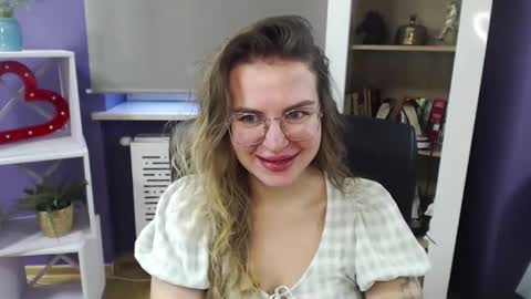 Z O E Y online show from December 17, 10:34 am