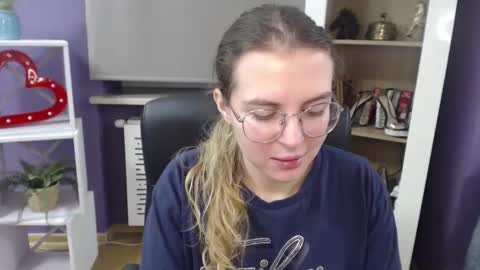 Z O E Y online show from December 20, 5:57 am