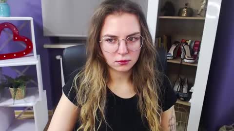 Z O E Y online show from December 27, 5:31 am