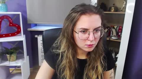 Z O E Y online show from December 27, 8:56 am