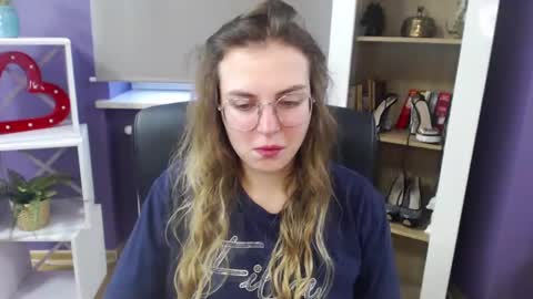 Z O E Y online show from December 31, 9:31 am