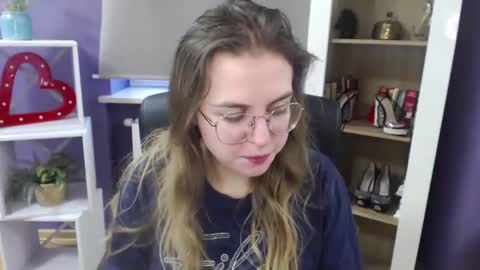 Z O E Y online show from January 2, 11:41 am