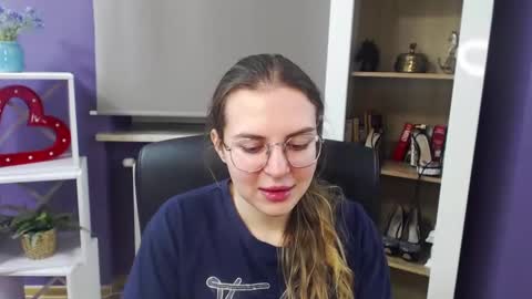 Z O E Y online show from January 3, 5:28 am