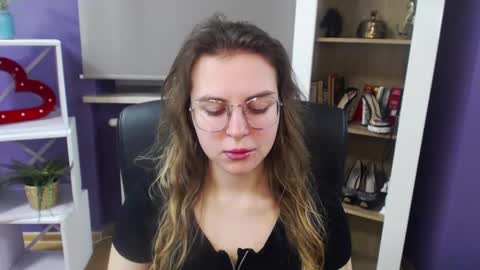 Z O E Y online show from January 10, 5:58 am