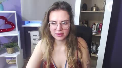 Z O E Y online show from January 13, 9:08 am