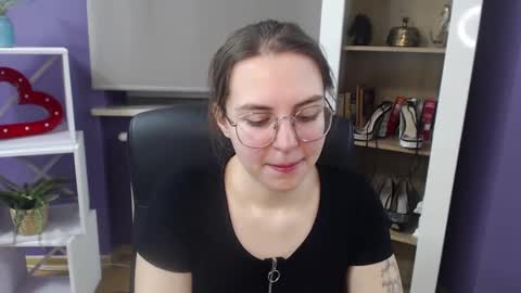 Z O E Y online show from January 14, 5:40 am