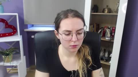 Z O E Y online show from January 14, 8:52 am