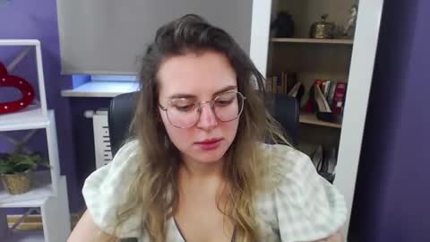 Z O E Y online show from January 17, 10:00 am