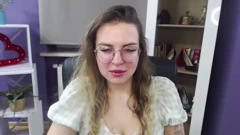 Z O E Y online show from January 23, 5:35 am