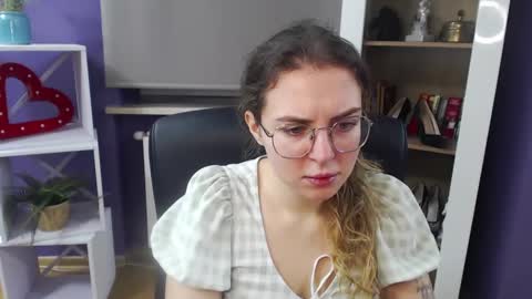 Z O E Y online show from January 30, 5:30 am