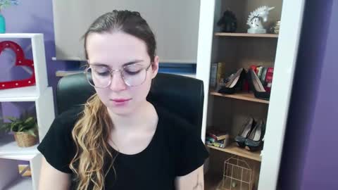 Z O E Y online show from March 4, 5:32 am