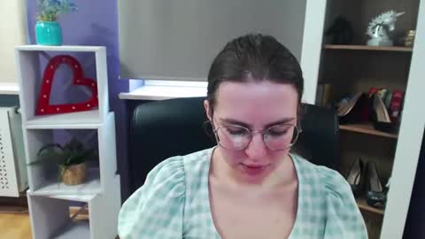 Z O E Y online show from March 10, 9:21 am