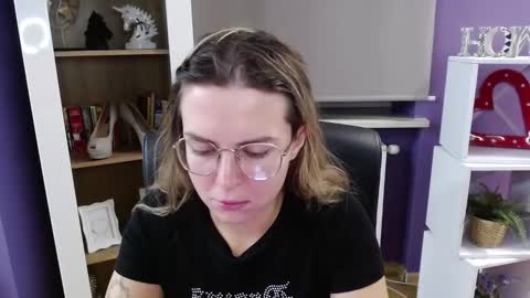 Z O E Y online show from October 16, 4:46 am