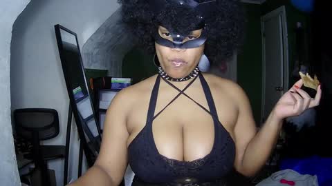 Queen Siren online show from December 1, 9:59 pm