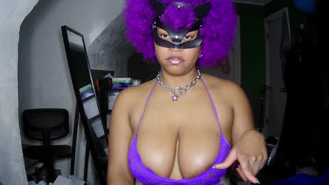 Queen Siren online show from December 6, 1:07 am