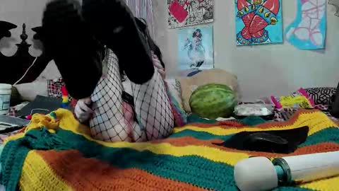 Snapshot of blackstarrose chatting on January 16, 11:42 pm IG blackstar roses online show from January 16, 11:42 pm