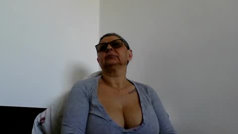 Black Widow online show from April 19, 1:43 pm