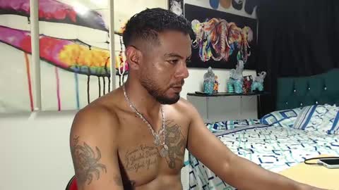 Snapshot of blade_foxx chatting on December 27, 8:35 am Richard online show from December 27, 8:35 am