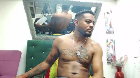 Snapshot of blade_foxx chatting on December 28, 8:16 am Richard online show from December 28, 8:16 am